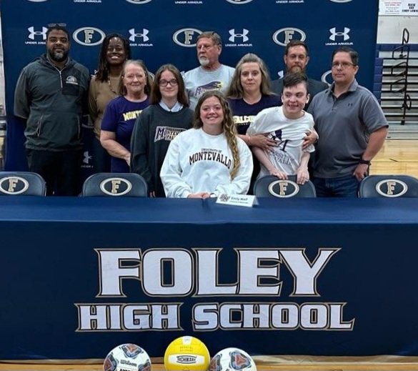 Mashuanda's tweet photo. SIGNING DAY at Foley High School!
@foleyhighschoo https://t.co/UXAqXk8jld