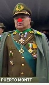 solo_gemma's tweet photo. Faltaste el respeto a padres de Carabineros q viajaron para ver a sus hijos desfilar, traicionaste a la Institución d @Carabdechile y su familia!!! #RenunciaYañez #YañezPayasoConMedallas  #RenunciaMerluzoCTM https://t.co/MagrKX5p0l