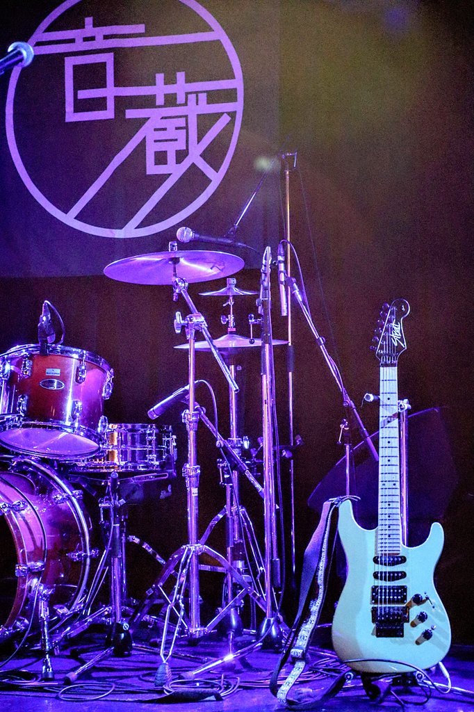 kae66406707's tweet photo. 第3回音蔵フェス @バナナホール
💛伊谷亜子🎸Ako Itani💜
🎸FENDER HM Strat🎸
#FENDER #HMstrat
#伊谷亜子 @itani1005
#音蔵フェス #バナナホール https://t.co/P0vS9SKMDs