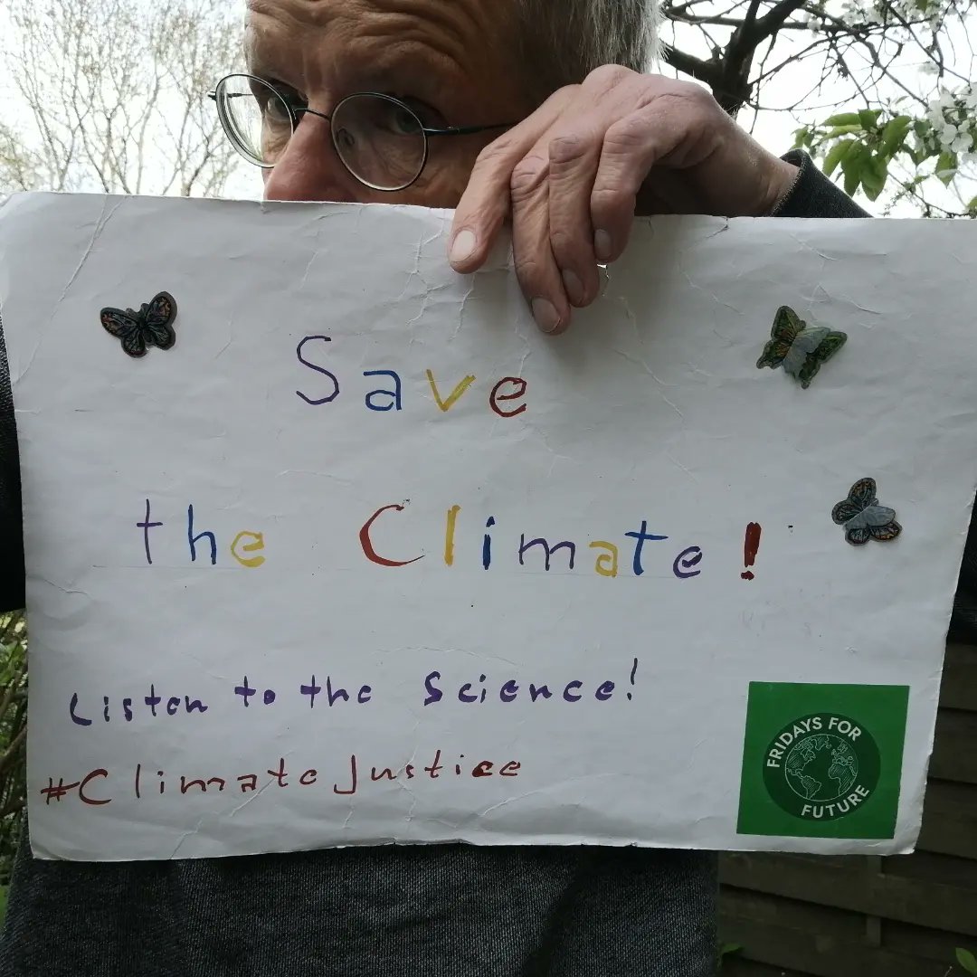 endelstamberg's tweet image. #ClimateStrike Week 187
#FightFor1Point5 Week 122

We demand true #ClimateActionNow! We owe it to those, who are most affected by the climate emergency!
❤️☮️🌍🌏🌎💧🌳🌱🌿🌺🌼🏵️🌻🌞🦋

#ClimateStrikeOnline #NetzStreikFuersKlima #FridaysForFuture #FightFor1Point5 #twiff