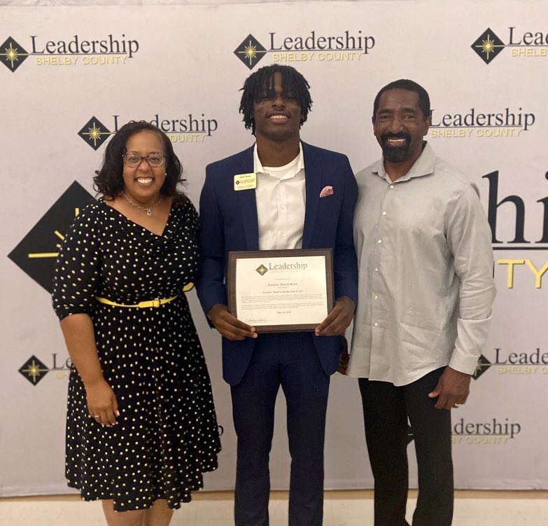 Many have told us that @ZachSims_8 is a natural born leader, and he works hard to cultivate that gift. Zach, congratulations on your graduation from Youth Leadership Shelby County! Remember Matthew 6:33. We love you! #Focused #RecruitWarriors #myQB @coach_fuqua #OutWorkEmAll