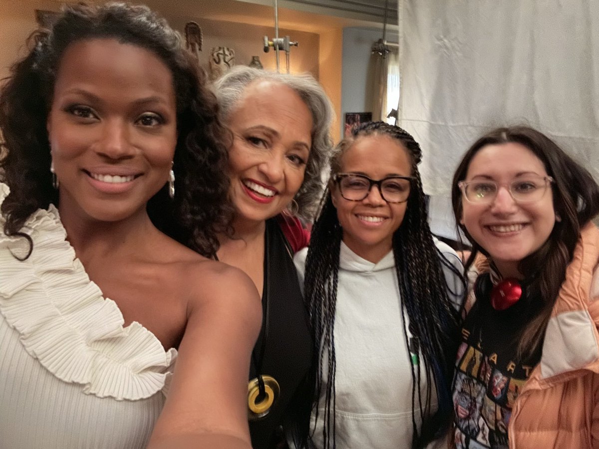 Carla Banks Waddles (@cmwaddles) on Twitter photo Thank you to Daphne Maxwell Reid for joining us this season! I asked her if she was okay cursing in Ep 10 and she said “I can’t wait!” 👊🏽 😂#BelAir <a href="/BelAirPeacock/">Bel-Air on Peacock</a> <a href="/DMRFreshPrints/">Daphne Maxwell Reid</a> Thank you to Daphne Maxwell Reid for joining us this season! I asked her if she was okay cursing in Ep 10 and she said “I can’t wait!” 👊🏽 😂#BelAir <a href="/BelAirPeacock/">Bel-Air on Peacock</a> <a href="/DMRFreshPrints/">Daphne Maxwell Reid</a>