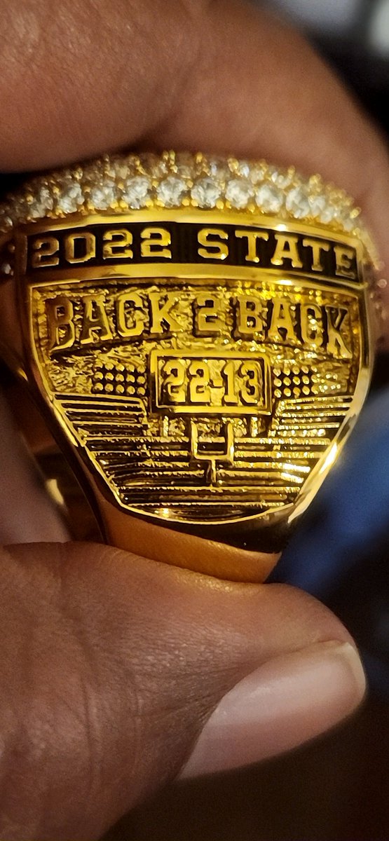 CoachCee67's tweet photo. Ring us-Poet Pride
"Every champion was once a contender that refused to give up" https://t.co/FegKKdmhgT