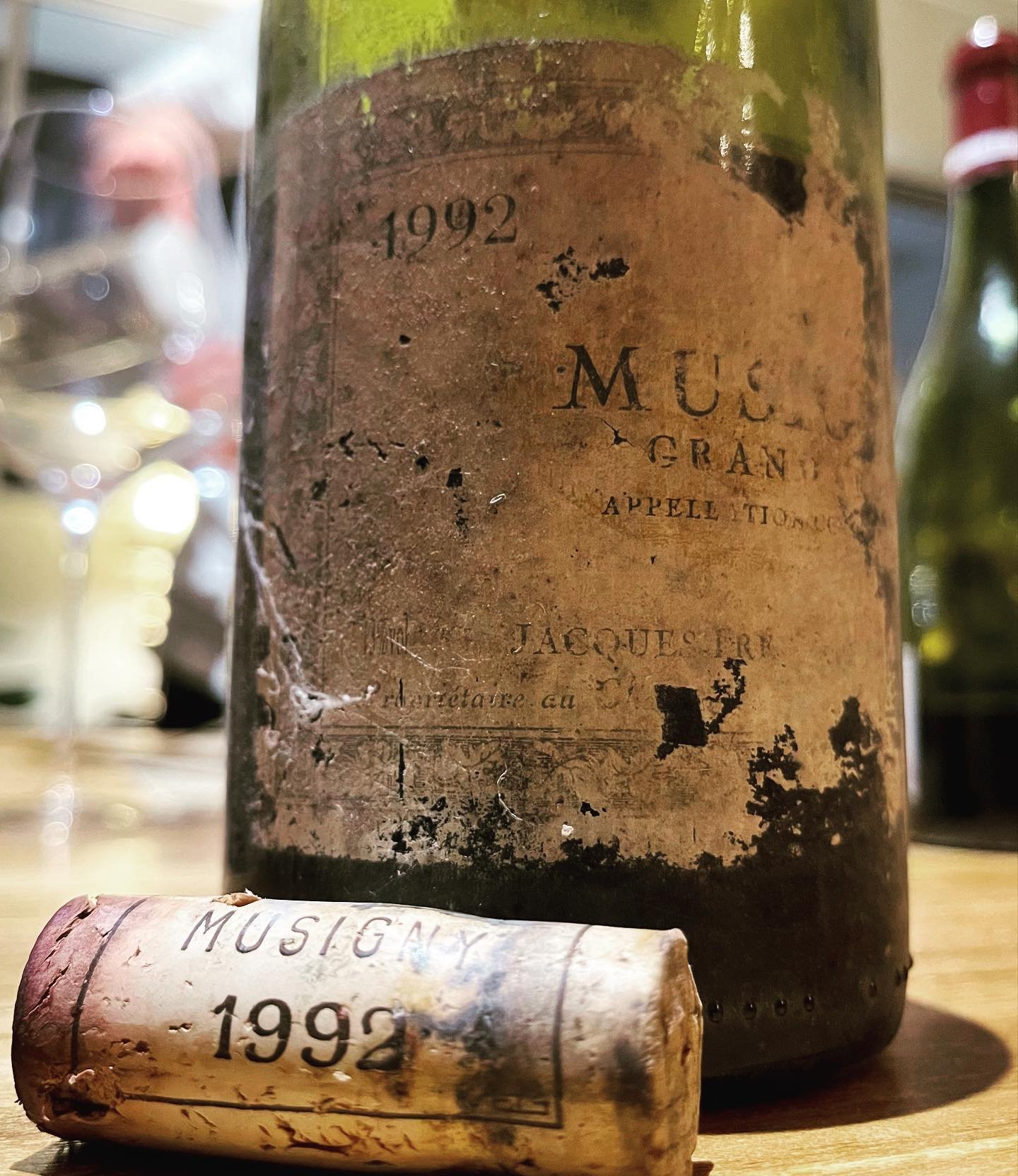 Wine without grapes (Alice9736615000) / Twitter