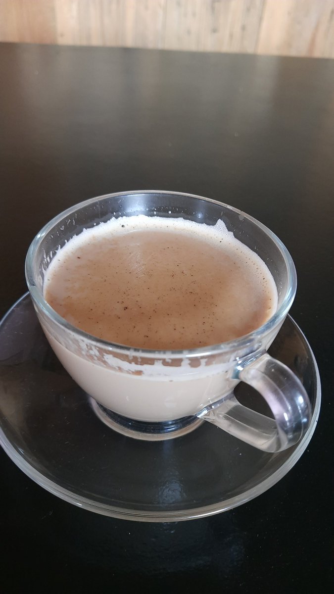 स्टिला गिलासा भर्खर दाेएकाे दुधकाे ताताे नमर्दै  गुरगुर बलेकाे आगोमा आमाेईको हातको पानिकाे  एक छिटाे पनि नपरेकाे  एकतमासकाे गुलियाे  फलैचामा मा बसेर अाेठ डाम्दै सुरूप्प सुरूप्प पार्ने मज्जा बेग्लै छ । सन्दर्भ चिया दिवस ☕️ <a href="/tulasibhatarai/">Tulasi Bhattarai</a> <a href="/KhannaDadaSappu/">ट्विटरको महाराजधिराज</a> @Raee_Hiron <a href="/YaubanR/">Yauban Rajbhandari</a>