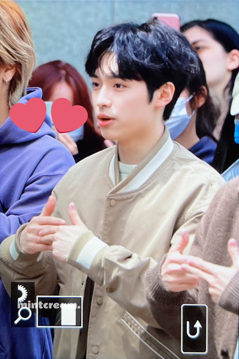 mintcream0114's tweet photo. 230428 뮤뱅 출근

#XdinaryHeroes #엑스디너리히어로즈 #곽지석 #Gaon #가온 https://t.co/0k94viEtpA