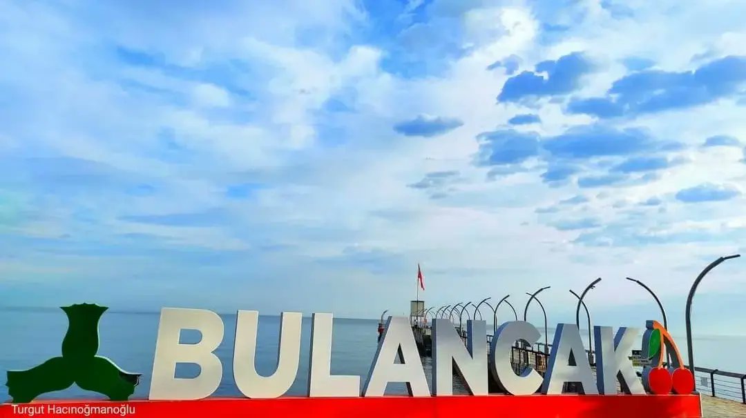turguthaci28's tweet photo. Bulancak, 27 Nisan 2023
İskele, Bulancak Balıkçı Barınağı, sahili süsleyen kral ağaçlarının göz alıcı güzelliği. #fototurguthaci https://t.co/qTYBLjayQR
