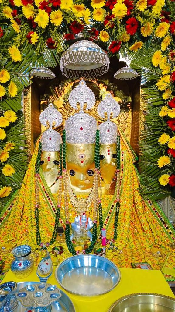 Anuppouranik's tweet photo. जय मां बगलामुखी के प्राकट्य दिवस पर जगत जननी को प्रणाम।
माता रानी की कृपा बनी रहे।
@SanatanTalks https://t.co/KgvkQ4s1M8