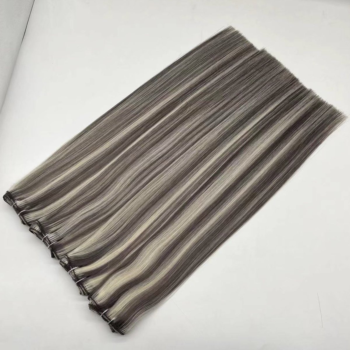 BobMuyiHair's tweet image. Cuticle intact Russian Machine Weft 
👉Muyi hair factory 
👉wholesale prices 
👉customized service 
👉samples orders 
👉big brands supplier quality
#machinewefts #machineweft #machineweftextensions #machinewefthair #humanhairextensions #hairextensions