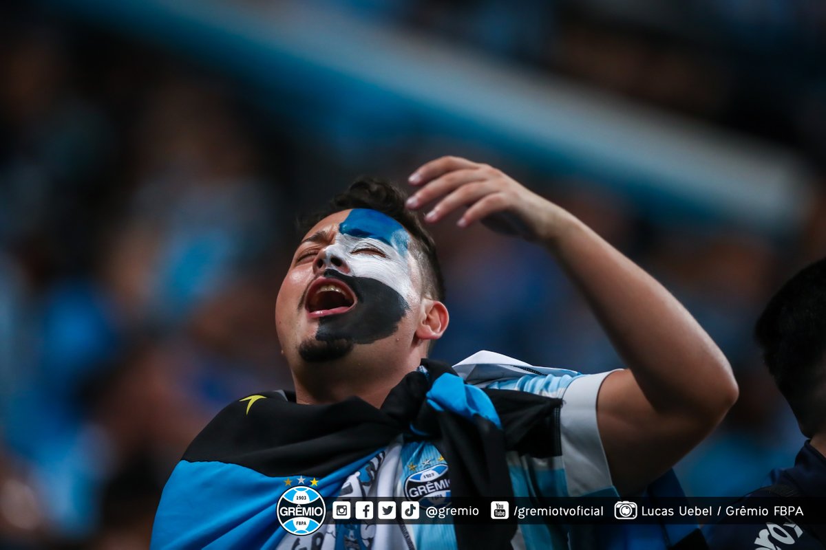 Gremio's tweet photo. Mais um passo dado ao teu lado na busca por outro hexacampeonato, dessa vez da #CopaDoBrasil2023. Vamos, juntos, para as oitavas de final! É a Mais Fiel, que não abandona! 🏆🏆🏆🏆🏆 #GRExABC https://t.co/2TCKIcHUVn