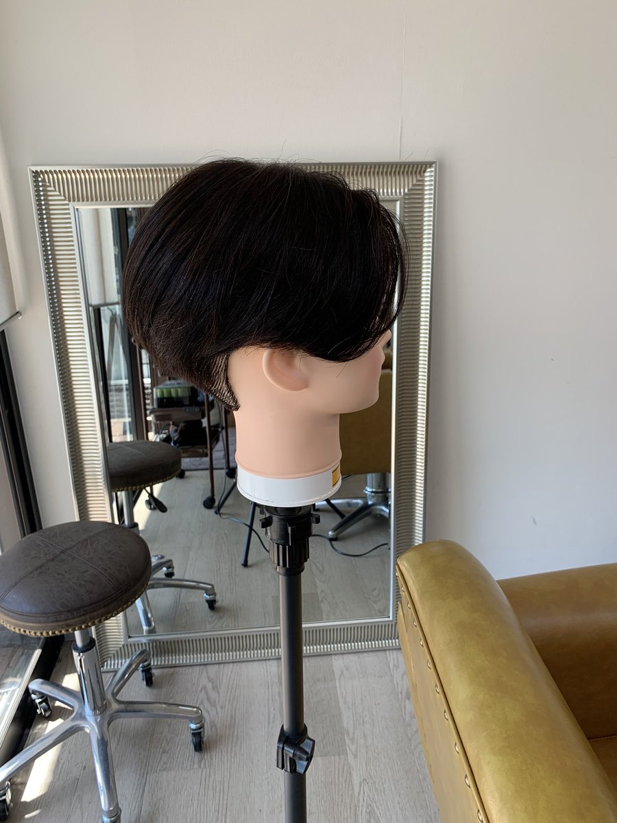 ちょきちょき✌️カット練習中
前下がりセンターパート
綺麗に刈り上げるのはむずかしい

#カット練習 #スタイリストデビューに向けて #メンズカット #センターパート #アシスタント練習 #韓国 #韓国アイドルヘア #福岡 #福岡美容室 #香住ヶ丘 #美容室 #美容師募集中