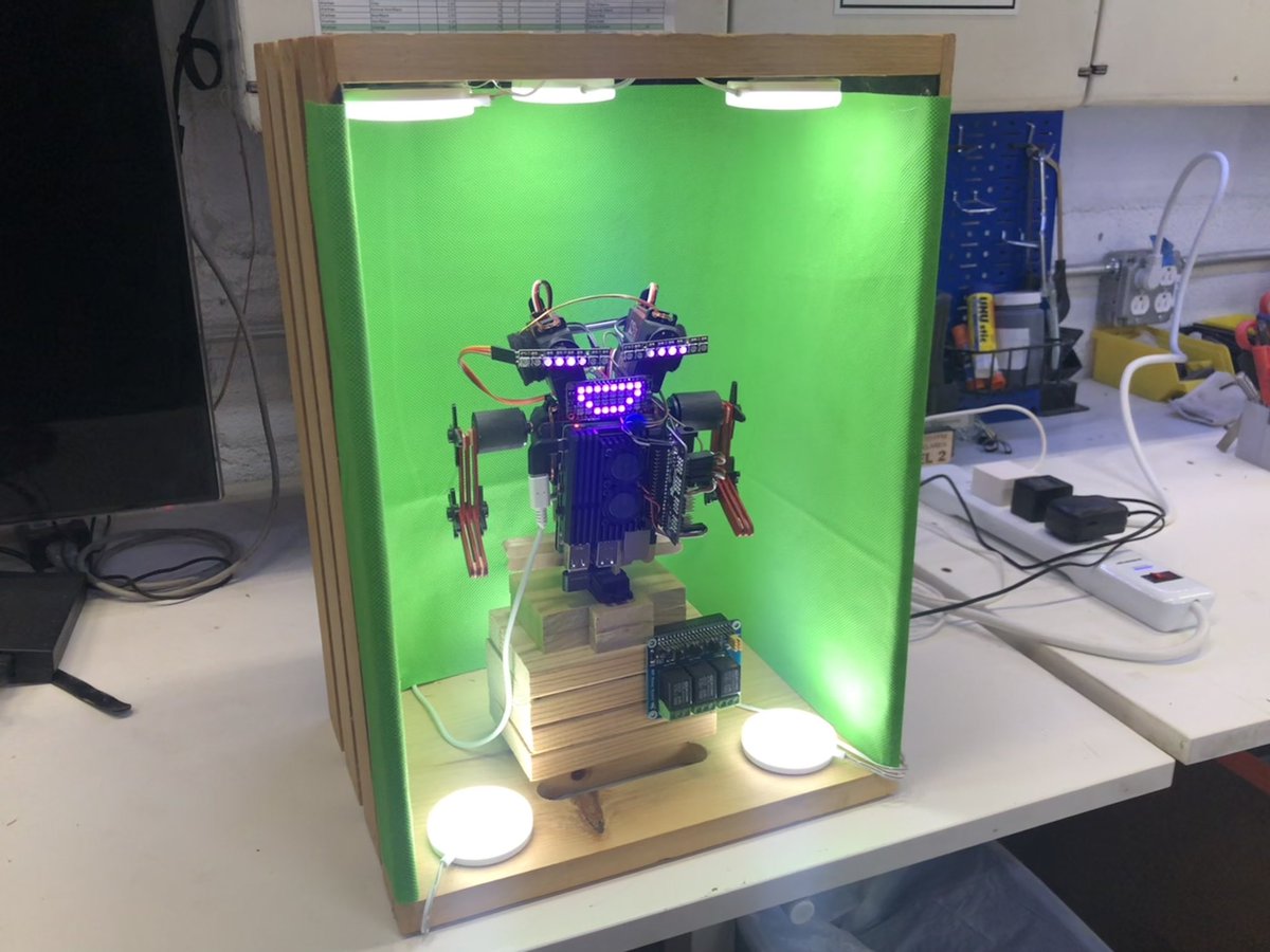 owntheweb's tweet photo. HotSpark the robot is charged and ready to entertain at the @PikesPeakMakers booth at @ppld 21c Pikes Peak Makes this Saturday. Come visit us! https://t.co/xhvVtX4TFR