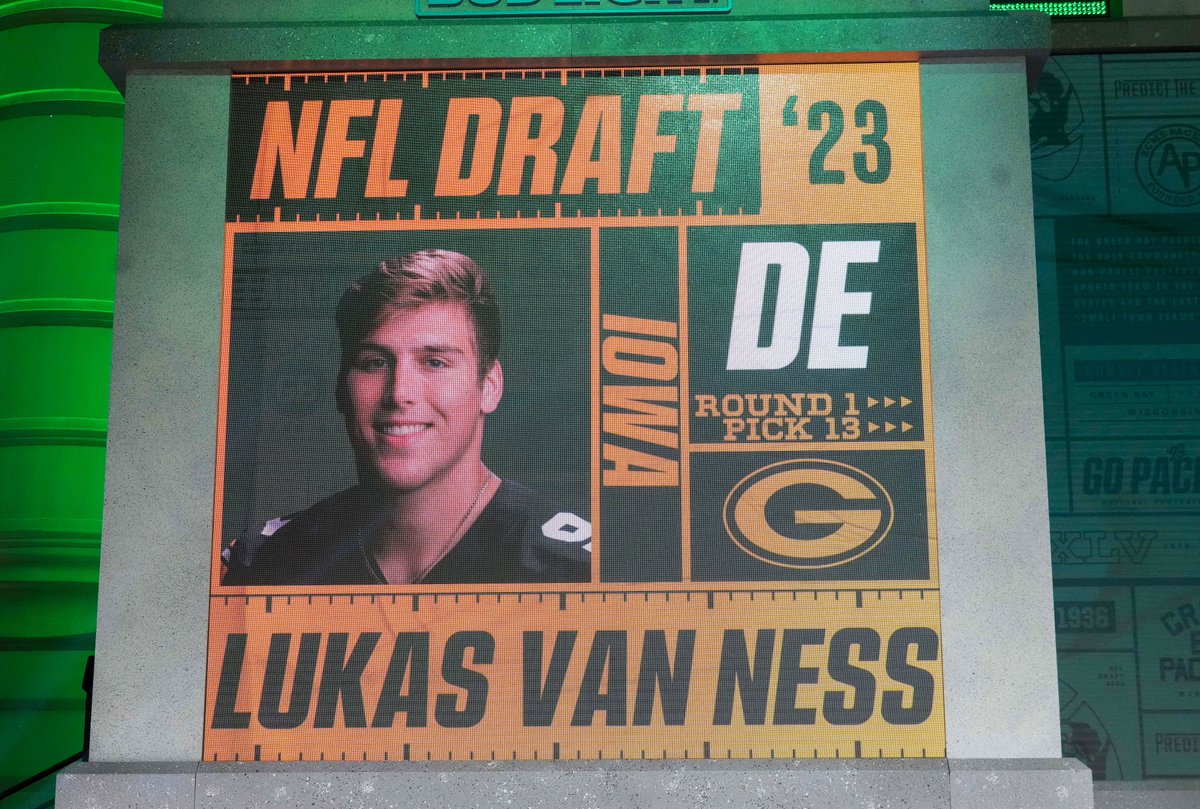 📌 1st Iowa defensive player to go in R1 since 2011 (Adrian Clayborn). 
📌 Highest Iowa defensive selection since 1997 (Tom Knight, No. 9)

Well done, Lukas Van Ness! 👏

#B1Gstats x #NFLDraft