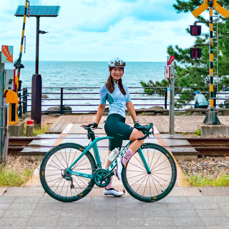 MizutaniBicycle's tweet image. 次回5/21開催の緑のアルプスあづみのセンチュリーライドに Youtuberあむちゃん @macaroncoloram をゲストライダーにお招きいたします。ライド当日は160km走られますよ～5/20（土）の受付日には出展ブースにもおられますので是非お立ち寄りください！
#AACR2023
#DMTCYCLING