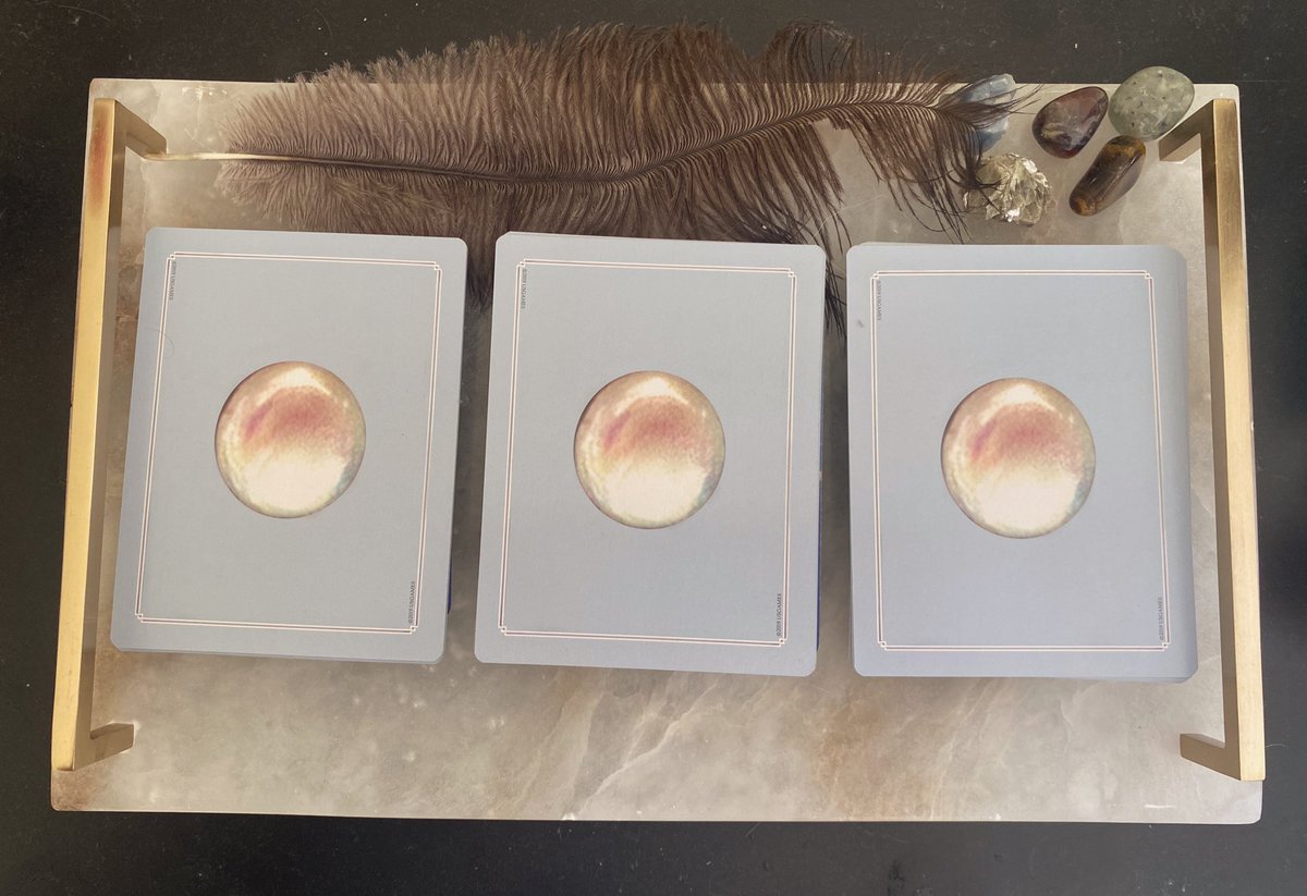 EricEsoteric_'s tweet photo. pick-a- card 🤍
what does the near future have in store for you?? 🌝
from left to right (1,2,3) 🌸 https://t.co/UqNf5sF1yt