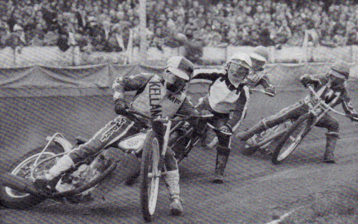 Happiness is 40 38 on twitter phil crump leads mike sampson bryan