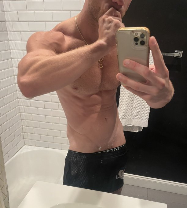 Good night 😘 https://t.co/H9O1vA08uF<a href="/tag/humpday"class="tags"><span>#humpday</span></a><a href="/tag/bubblebutt"class="tags"><span>#bubblebutt</span></a><a href="/tag/hugedick"class="tags"><span>#hugedick</span></a><a href="/tag/onlyfans"class="tags"><span>#onlyfans</span></a>