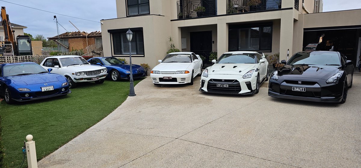 SafDauti's tweet photo. Tough choices every morning https://t.co/8U87uDBnis
