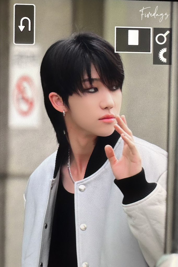 _Fivedays's tweet photo. 230428 KBS

#디에잇 #서명호 #THE8 #徐明浩 #SEVENTEEN   #세븐틴 https://t.co/eWBhCva6hJ