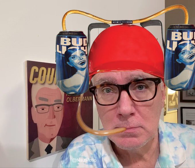 FacistJackson's tweet photo. @KeithOlbermann UPDATE: I've had a long day shoving my face 2" from my computer screen to babbler on for my dozens of followers!! Time to slip on my fuzzy pink slippers and enjoy a couple delicious #BudLights!! https://t.co/QCCt1VOagp