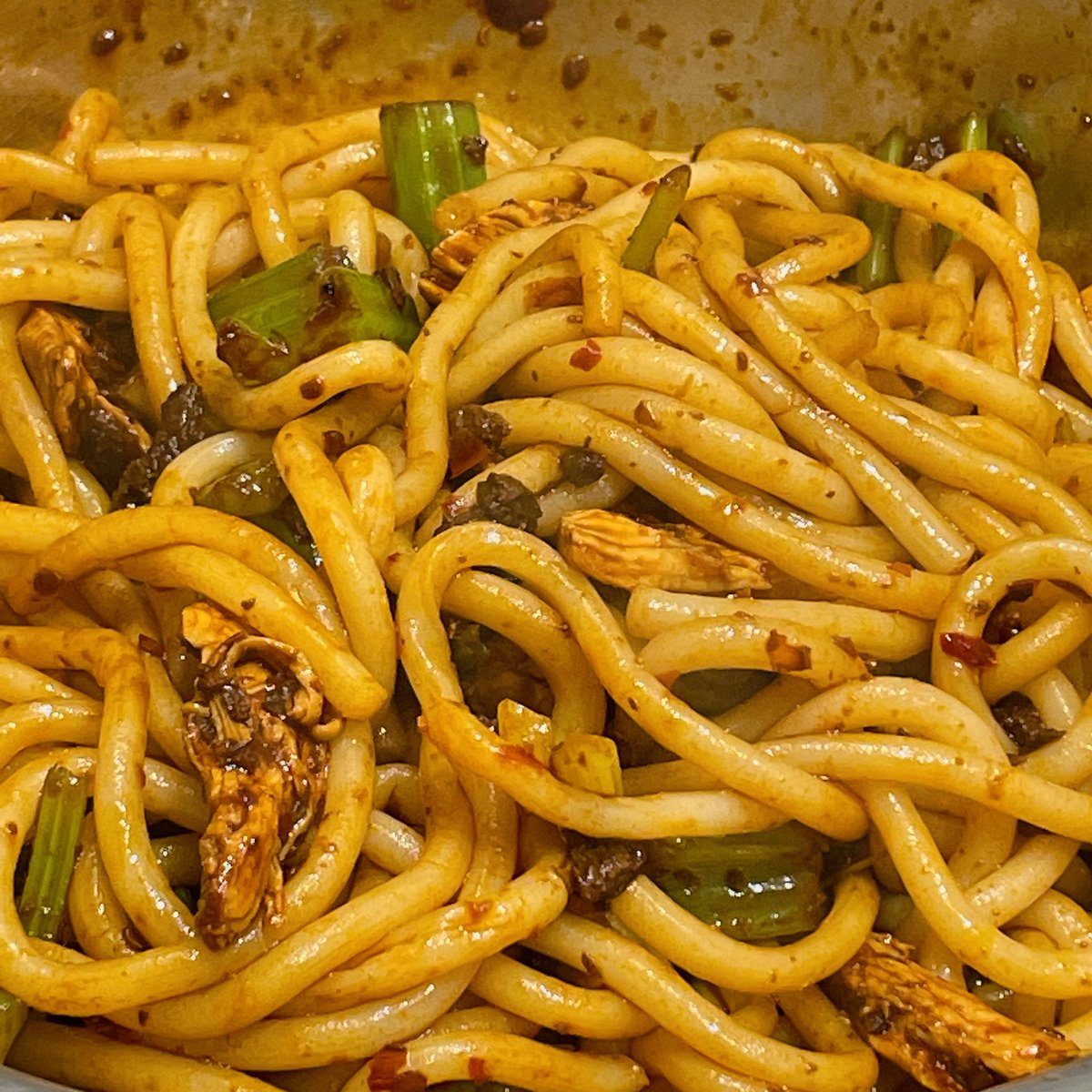 白兰地煎鸡肉真的好香啊！
在店里做炒米粉哈哈哈
香菜脑袋在哪里！ https://t.co/wzH0c4Z2hv