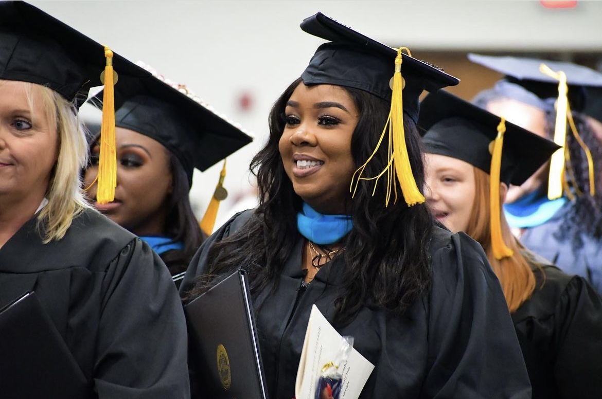 USG_eCampus's tweet image. Spring graduates, we want to hear from you! If you took eCore/eMajor courses as a student, let us help showcase your accomplishments 🌟🙌🏼🎓 Tag us in your #gradpics for a chance to be featured on our socials.

 You should be proud of yourselves, grads 🥳

📸:  @GordonState