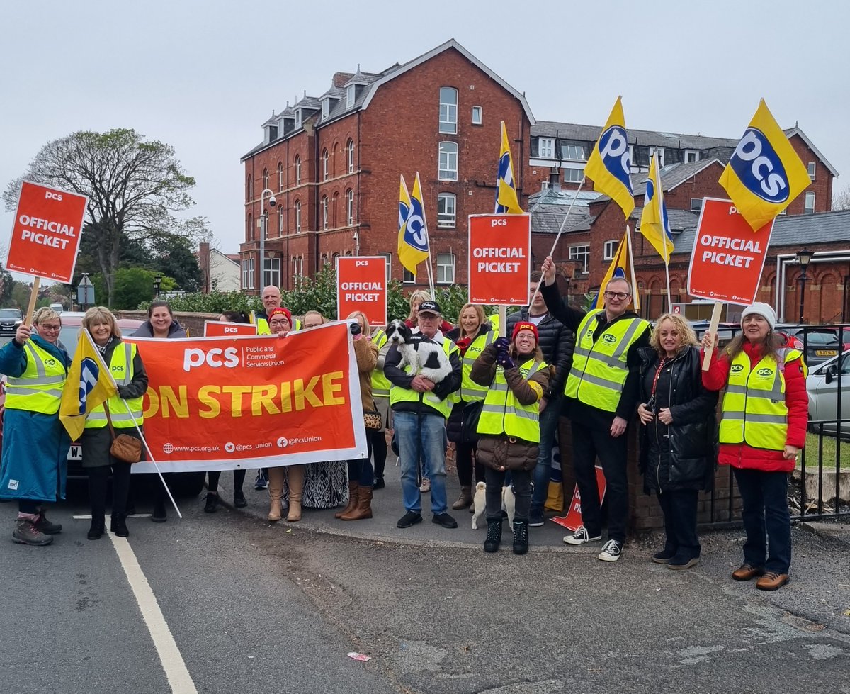Southport Passport Office has recruited six new reps this week! There's power in a union. #BlameTheGovt #PCSonStrike #PaydayWalkout