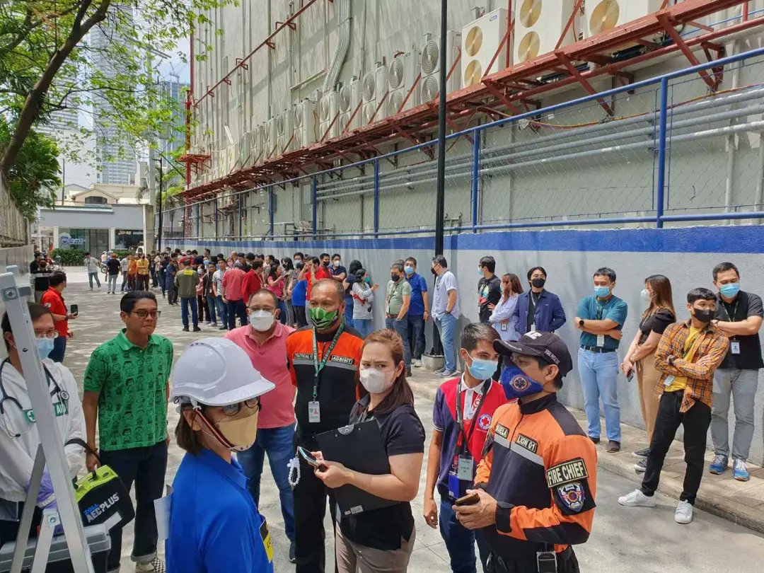 bsapasig's tweet photo. Back-to-back ang disaster preparedness activities sa @bsapasig. β
We assisted during the Earthquake Evacuation Drill ππ»ββοΈππ»ββοΈ of ZACHARY in Cyberscape Omega and conducted Fire & Evacuation Drill at Malayan Plaza. ππ¨π»βπ
#BSAFireDrill #BidaAngHandaBSA #TuloyAngSerbisyoBSA https://t.co/YdCS1Qzn1b