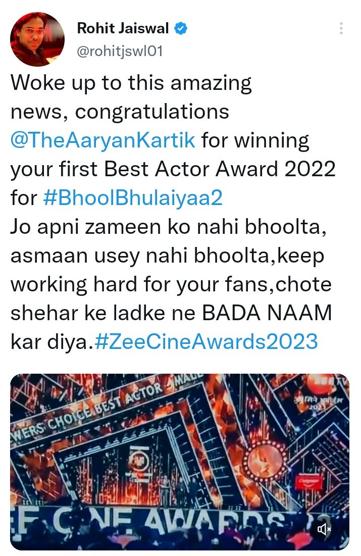 Samear_the_rock's tweet photo. Ye dheko dogla Rohit comedy ka liya award mila too dil khush ho gaya caption pharo woke up with amazing news wha or Raj ko mila too wo deserving nhi hai bolna Raj na paisa nhi diya Kartik ki thara 😂 https://t.co/Odj0DOCvnn