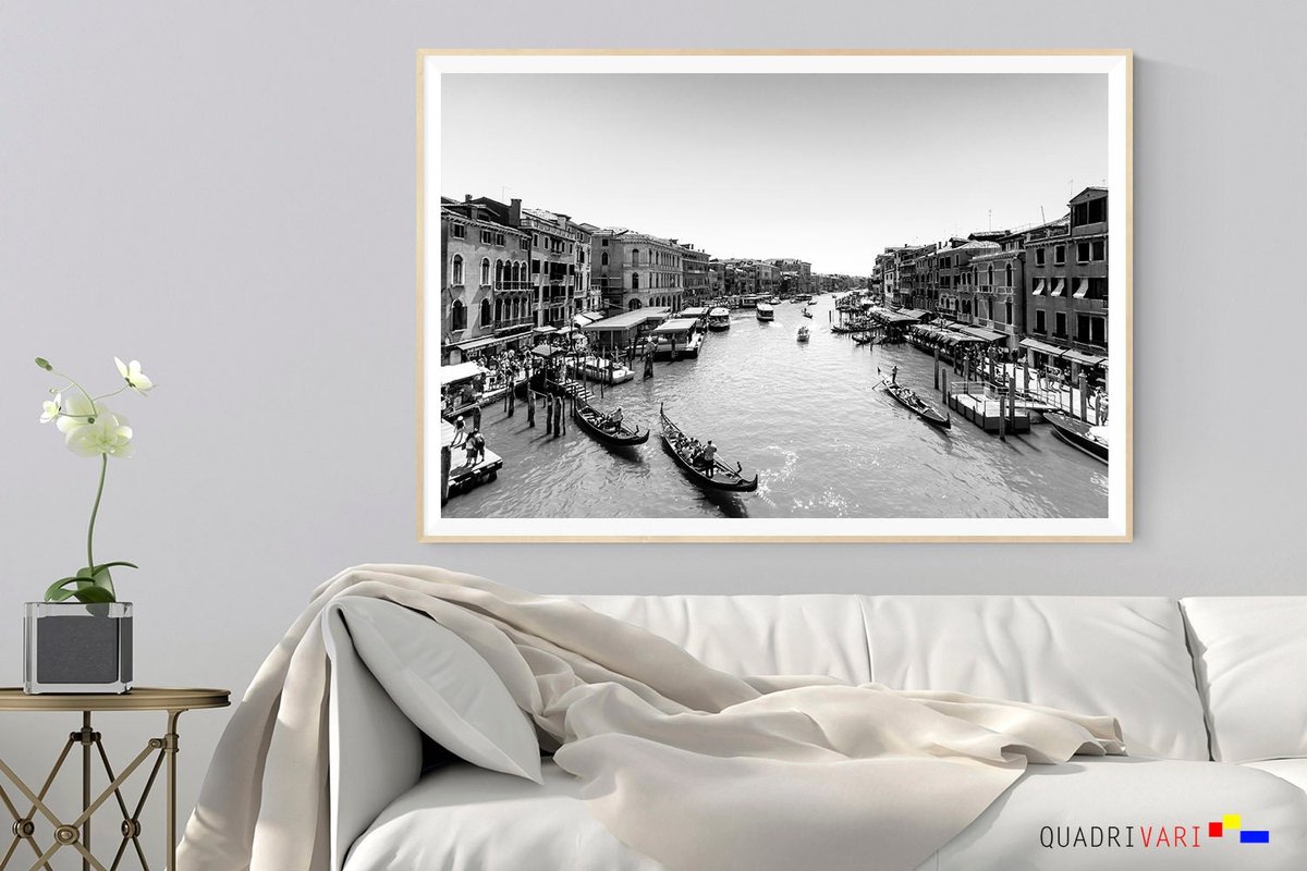 quadrivari's tweet photo. Venice print black and white canal view of gondola and boats floating during hot italian summer. Venezia Italia Canal Grande bridge view https://t.co/36o98Z4N40 #black #anniversary #white #entryway #contemporary #architecturecityscape #horizontal #digitalphoto https://t.co/Gsqp1p6SIe
