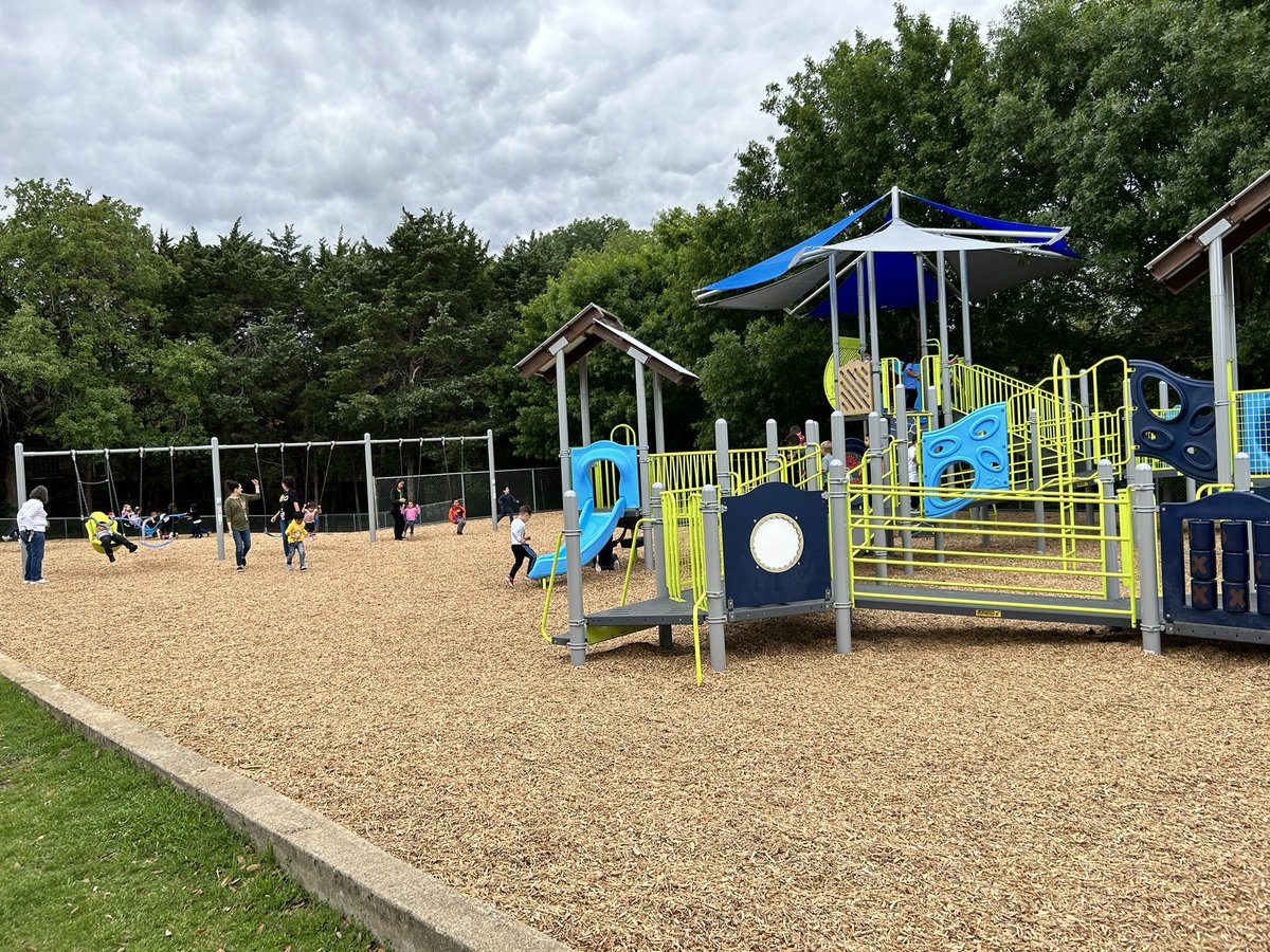 The joy and squeals of students getting to run through their new playground! @gcisd #ExperienceSLE