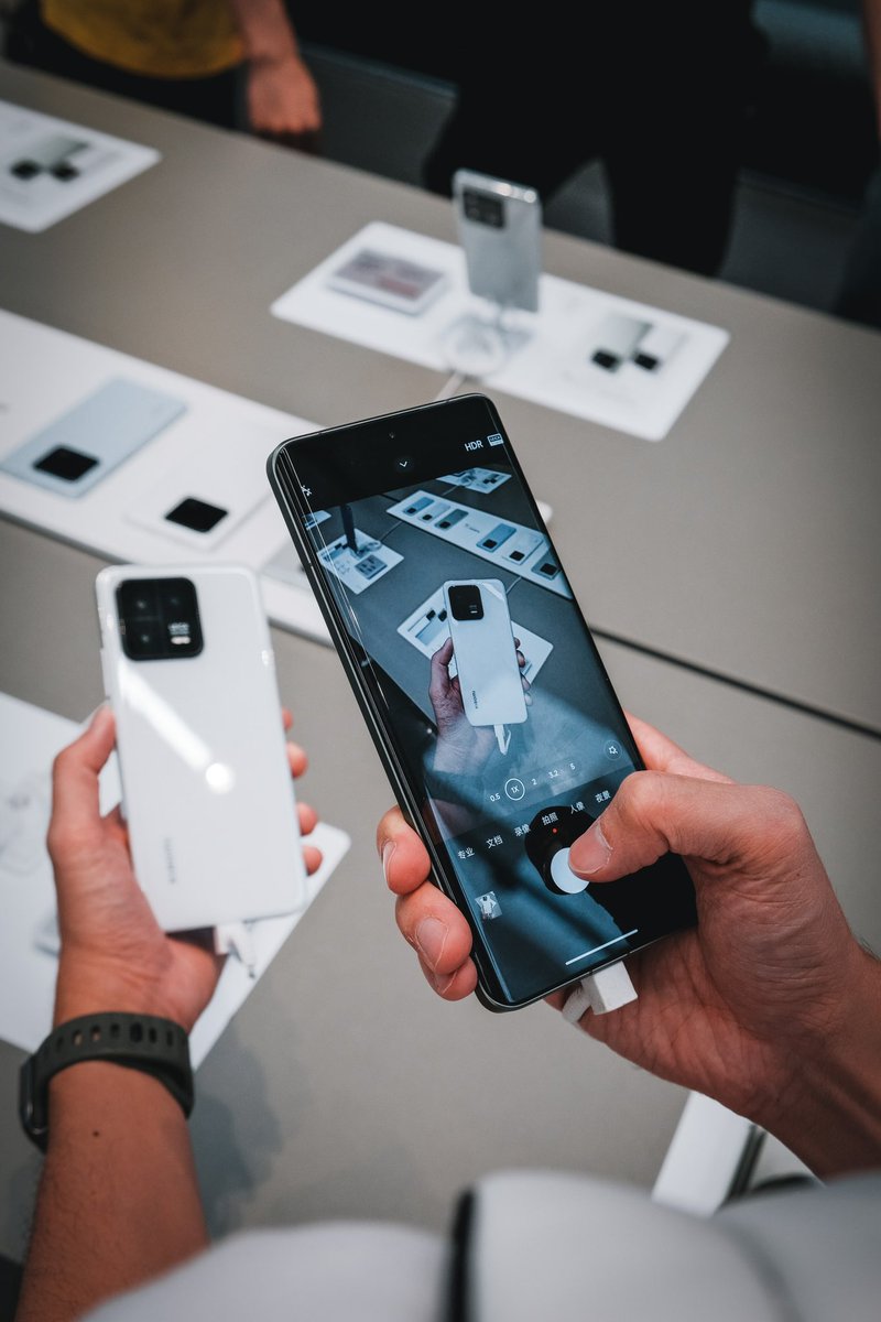 The #xiaomi13ultra is just so damn good. Spent a good 20 mins in store just playing with the camera. I must say the colors from the camera reminds me of the 12S ultra from last year. Gives #leica vibes. Can’t wait for it to be launched globally!