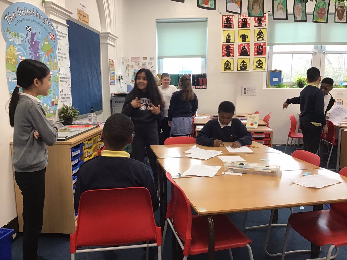 Morningside_ps's tweet image. #year4 have enjoyed performing their scenes and presenting what they have learnt from #worldofworkweek