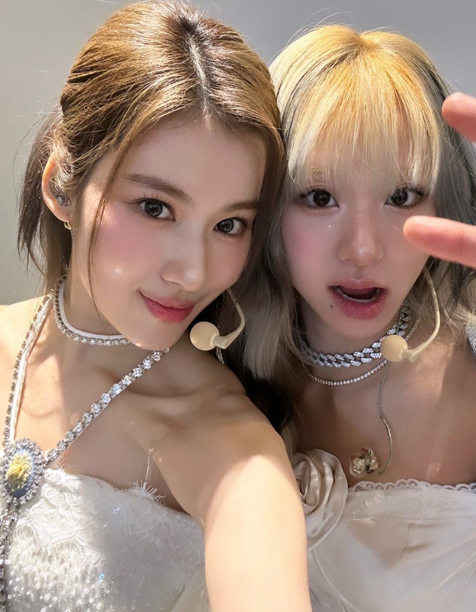 chaeyoung pics tweet media