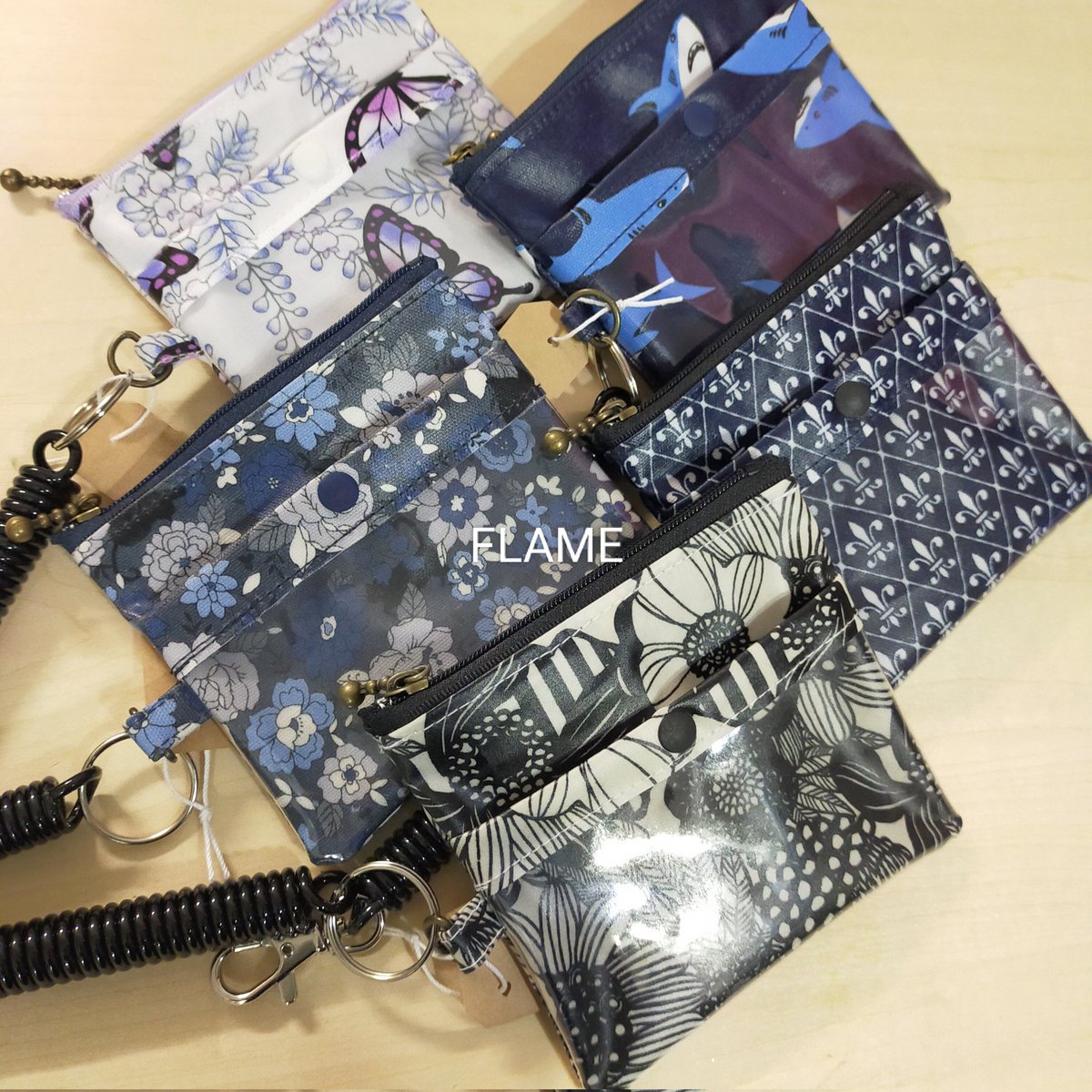 FLAME83665388's tweet photo. 営業時間のお知らせ
29(土)11:00~16:00
30(日)11:00~14:00

リールキー付きキーケースと
バネ付きパスケース追加しました
 #キーケス  #パスケース  #ハンドメイド  #板橋  #雑貨  # https://t.co/BwVMZsI9IE