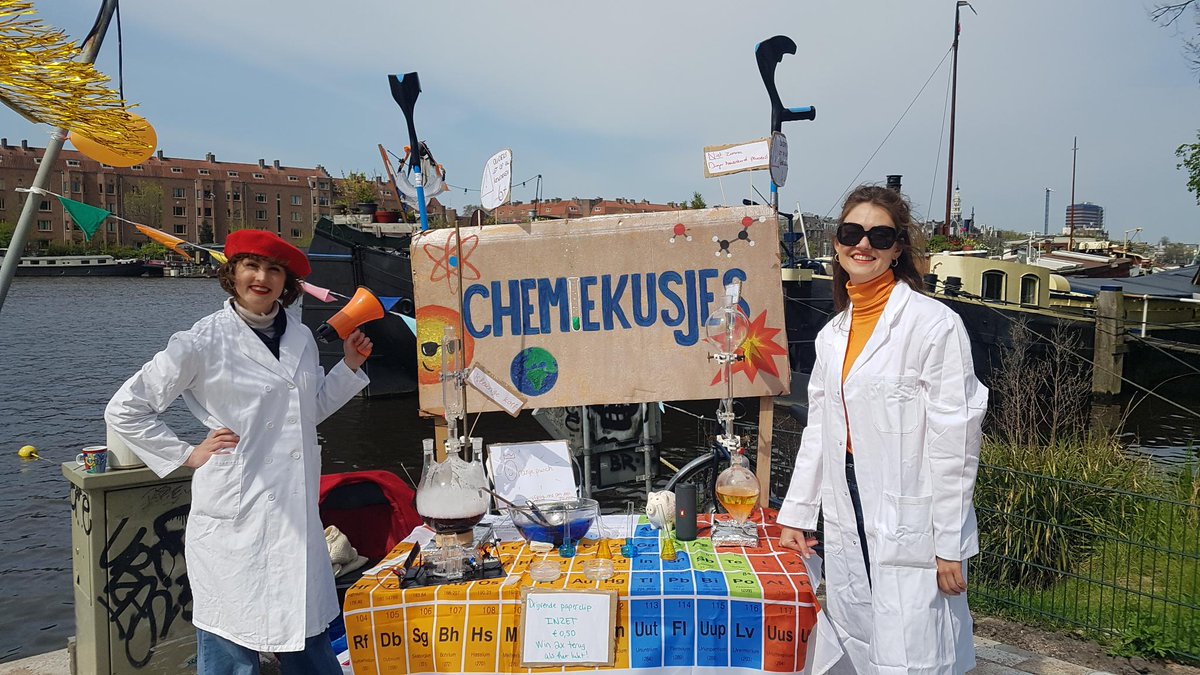 Had a brilliant Kingsday with @MarieBrands as the 'chemiekusjes'!