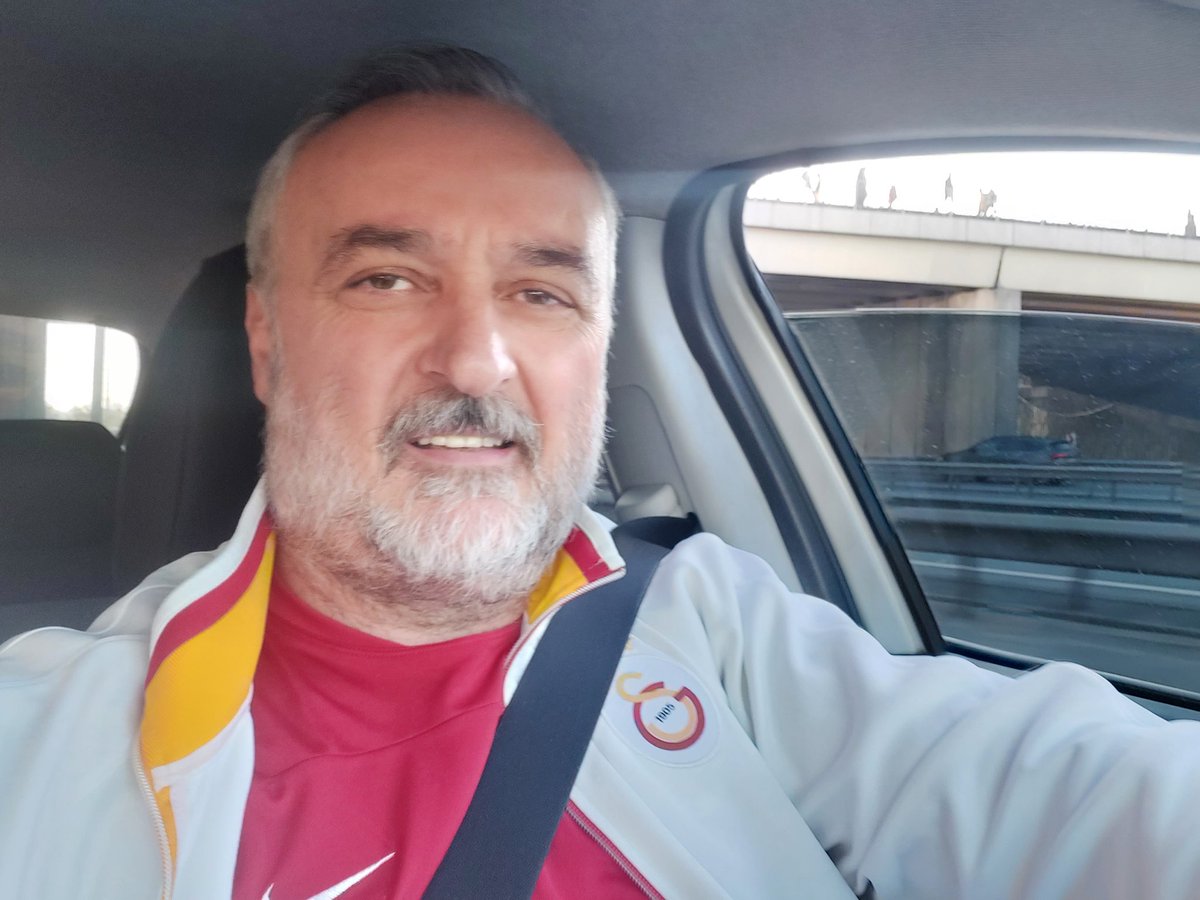 hakkinavdar's tweet photo. Yıllardan Ortaya karışık 💛❤💛❤ https://t.co/5fHTm4xL3M