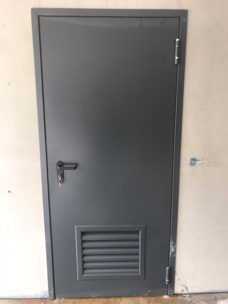 Menfezli Elektrik Odası ve Sistem Odası kapıları