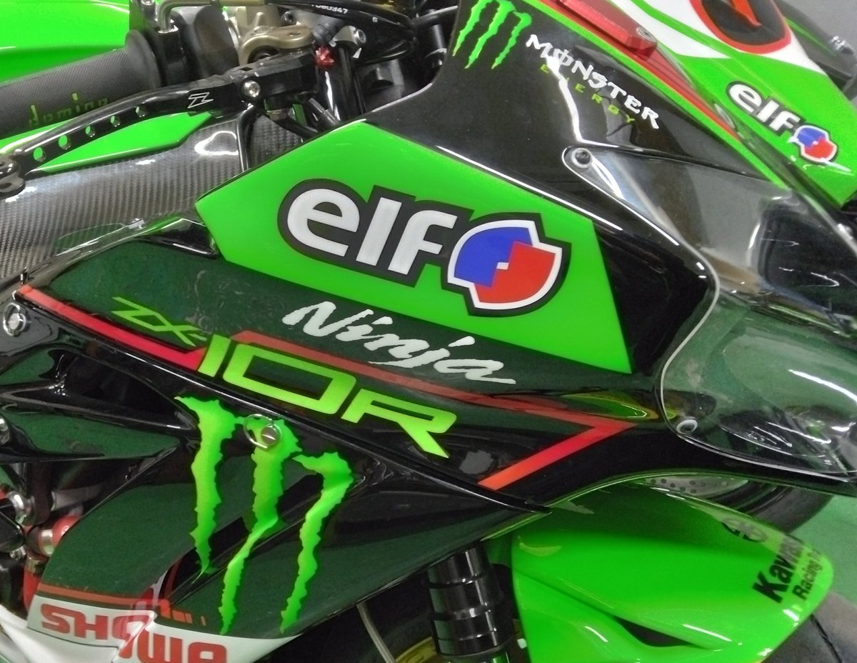 JAM_JAPAN_com's tweet photo. ZX10R-セッティング
ご依頼頂きましたProject24Kパイプが焼ける前��📸
オーナー様と打合せを後、ラピッドバイクレーシングの倍速スロットル調整等、MWRヴェロシティースタック等も仕上がりが楽しみです。
https://t.co/nUo39fji7B
#zx10r #ラピッドバイク
#project24k
#mwr #ヴェロシティースタック https://t.co/QMF8NCHbUn