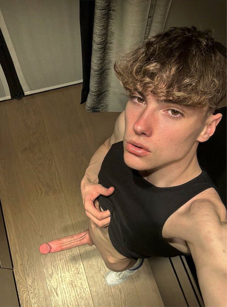 gaysshoutout's tweet photo. RT if you like my freckles 😈 @gaysshoutout https://t.co/aM3Ea5iH3f