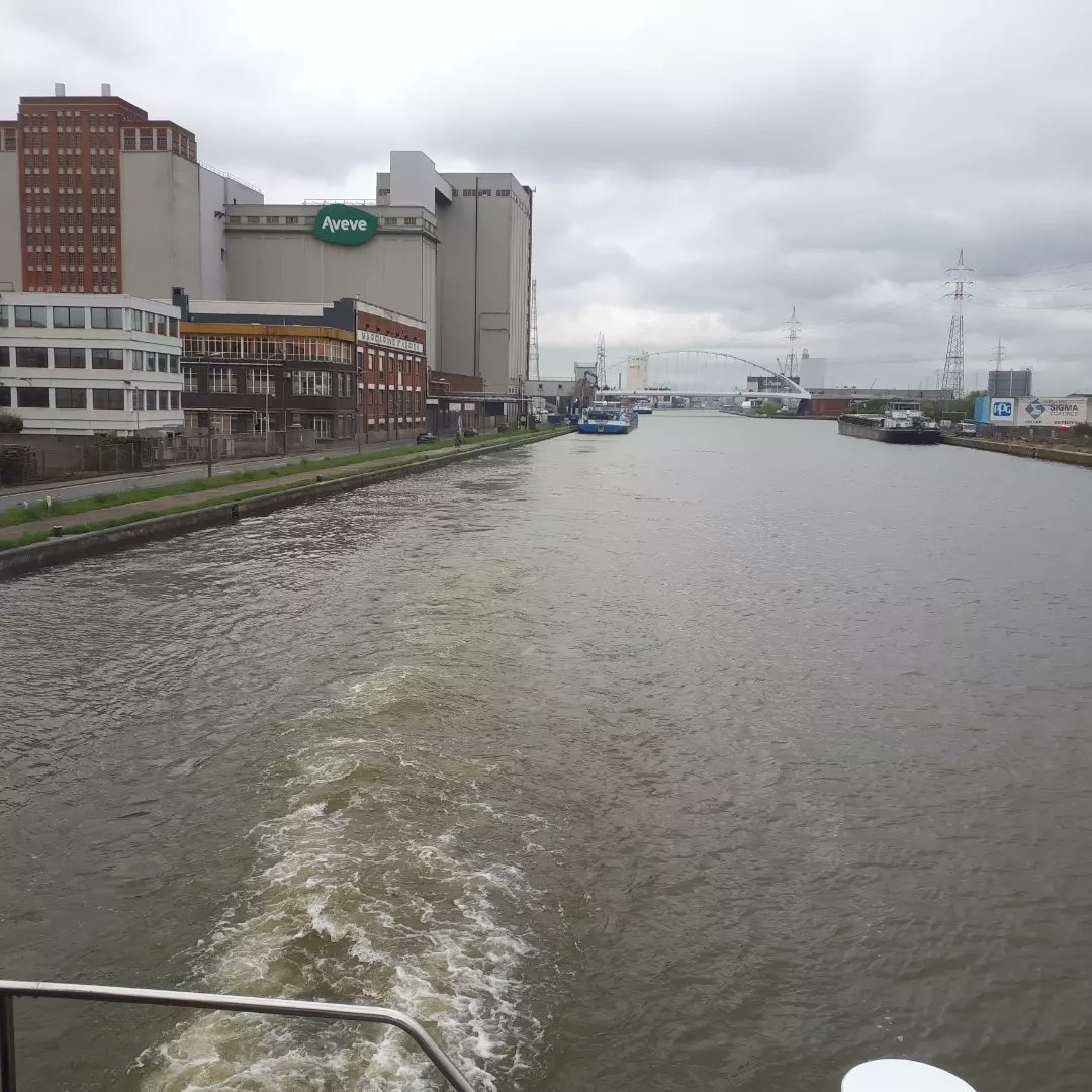 Een nieuw avontuur is begonnen! We zijn ditmaal opgestapt in Antwerpen om zometeen raapschroot te gaan laden in één van de havens! #binnenvaart #genieten #Antwerpen