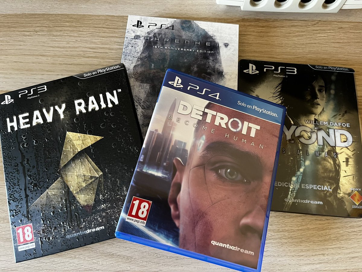 QArlos83's tweet image. Pequeña reivindicación.
Siempre se le ha dado mucha caña a David Cage/QuanticDream por sus juegos que “no son juegos” bla, bla…
A mi siempre me han parecido muy interesantes, divertidos y con historias con chicha.
En especial Fahrenheit, que en su momento me voló la cabeza.