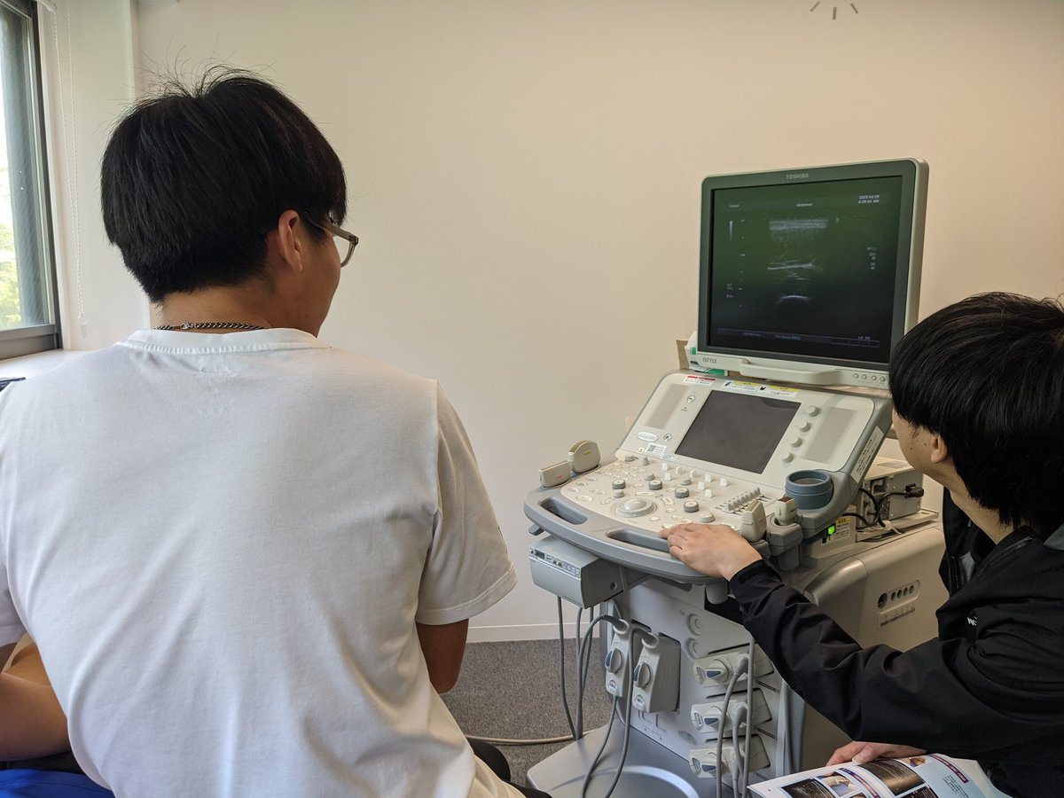 ipuMLD's tweet photo. #科学で強くなるIPU

新入生の体力測定がスタート👏

従来の測定を改良、そして新たな測定を追加し、新入生47名全員のパフォーマンスの成り立ちを明らかにします。

新項目の筋厚測定は、柔道整復師の卵 #田中康裕 (2· #鳥栖工業) が担当👍フォームやトレーニング���歴との関連を調査します。 https://t.co/FtlzxrQWtS