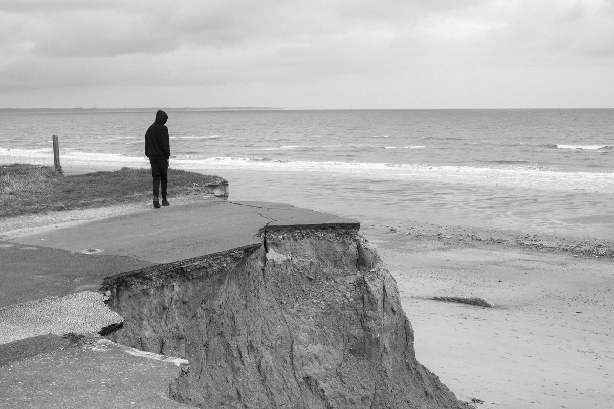 KINGJAMEE's tweet photo. @iainsarjeant that’s a very familiar stretch of coastline as part of a project i’m working on https://t.co/Lng3zlOw0x