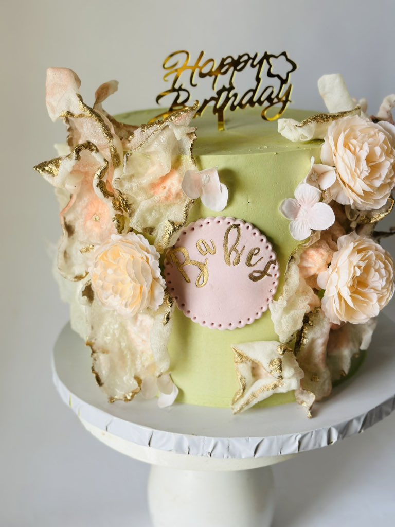 Rice wafer paper art, floral cakes #ymaxxcakes#cakesinabuja#cakesofinstagram#cakesontwitter