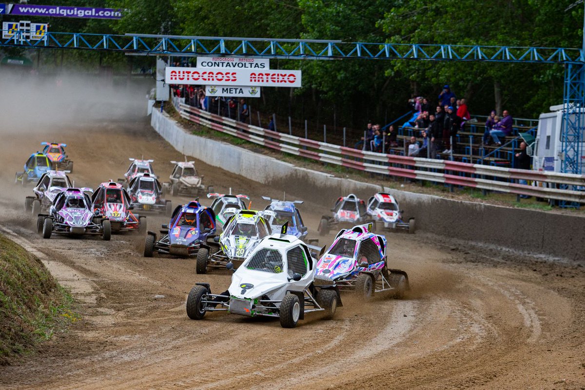 fedgalegaauto's tweet photo. Esta fin de semana temos autocross. O Campionato Galego comeza co Autocross O Castro, en Taragoña (Rianxo).

Deixámosvos a previa, que tamén podedes descargar da web da FGA.
https://t.co/D87M0qp4ah https://t.co/ke7sKeIToc
