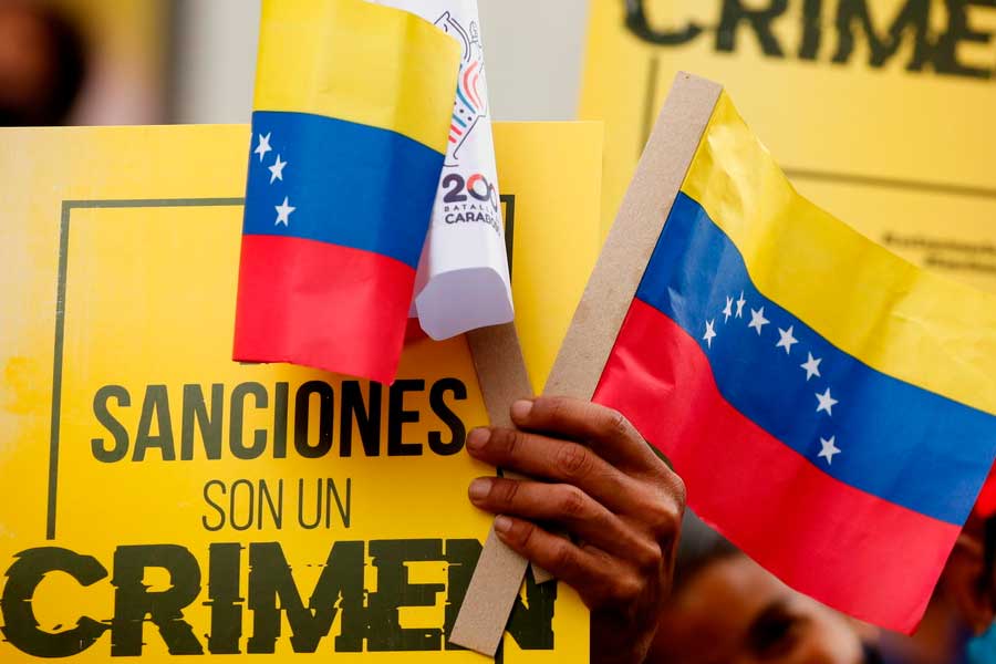 #28Abr| 🇻🇪 📢 ¡ETIQUETA DEL DÍA! ▶️ 

#ConSancionesNada 

¡Devuelvan lo que le han robado a Venezuela!