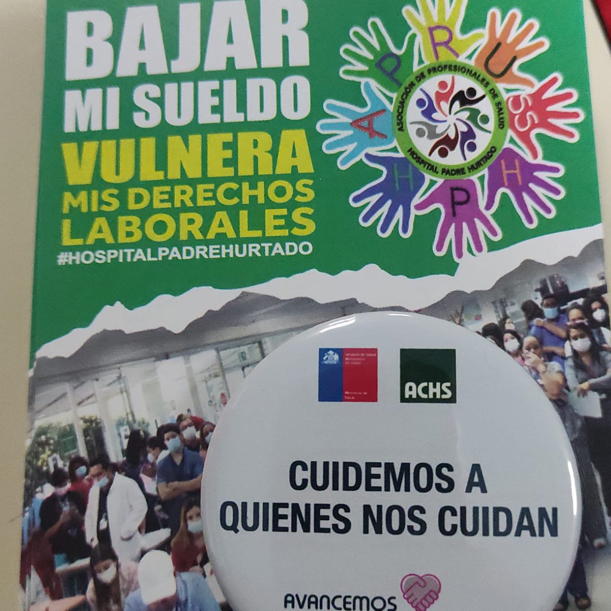 yasnuda_enf's tweet photo. Los trabajadores del #hospitalpadrehurtado exigimos dignidad por los derechos laborales vulnerados!!!
#despiertaconchv https://t.co/o7FiaclD30