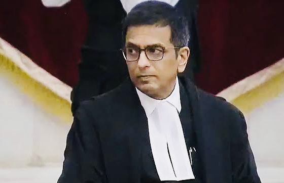 Polytikles's tweet photo. Salute to our CJI Chandrachud. Amazing courage in this era and guarantee of justice on merit!!

"Apart from registering an FIR against Brij Bhushan, give immediate protection to the minor wrestler. And I will investigate next week what the police do next in this whole case." https://t.co/hJkx2ebllX