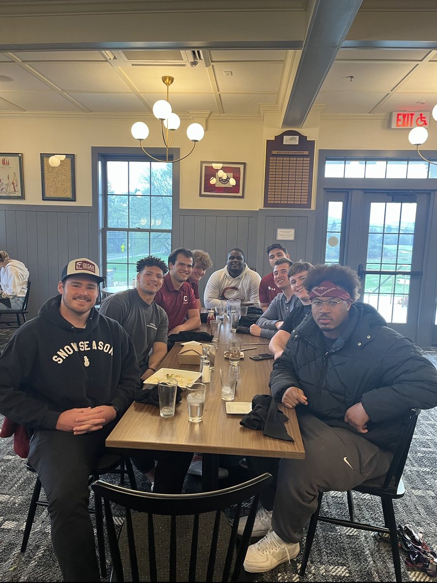 It’s always a joy to be around this group of young men Great Off season ✅ Developed all spring ball ✅ “If a man don’t work, man don’t eat” Safe to say….WE ALL EAT 🍱🥘 #Bullies #DBlock #ThreeForTheGate